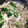 モモに夢中's cooksnap of when they made 簡単！豚肉ともやしと小松菜の炒め物.