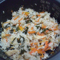 すずーの's cooksnap of when they made しらすとわかめの炊き込み御飯.