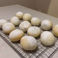 とみ家's cooksnap of when they made 豆大福風☆黒豆ぱん.