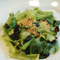 momosukekan's cooksnap of when they made ５分でできちゃう　レタスと海苔の炒め物.