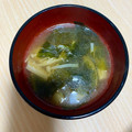 ももゆみ1230's cooksnap of when they made エノキとわかめと油揚げのお味噌汁.