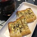 おぐにゃんこ's cooksnap of when they made 簡単おつまみ★油揚げでスマートチーズピザ.