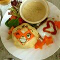 JUNyukomom's cooksnap of when they made メロンパンナちゃんキャラ弁★おにぎり.