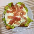 ひぃこ＊'s cooksnap of when they made 目玉焼き生ハムのせトースト.