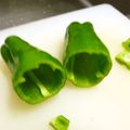まゆこ．Ｍ's cooksnap of when they made ピーマンをデコピン！種を上手にとる方法.