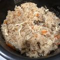 ٩(^‿^)۶'s cooksnap of when they made 人参・ツナ・油揚げの炊き込みご飯.