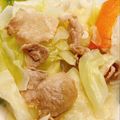 なつんこ★'s cooksnap of when they made 豚とキャベツのニンニク塩バター鍋.