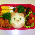 MiMiyuyuyu's cooksnap of when they made 園児のお弁当 ブタさんおにぎり☆.