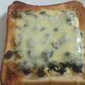 ☆ュィ☆'s cooksnap of when they made 簡単♡高菜トースト.