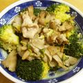 ぽりぽり拓庵's cooksnap of when they made ブロッコリーと舞茸の簡単炒め物.