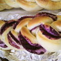 seoYK's cooksnap of when they made 紅いも餡の食パン.