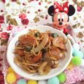 みなみんくっきんぐ's cooksnap of when they made オクラと梅の焼きそば.