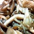 peace m's cooksnap of when they made 鶏皮でもう一品！鶏皮きのこ炒め.