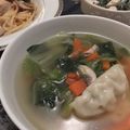 華舞蘭's cooksnap of when they made 餃子とほうれん草のあったかスープ.