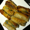 フライパンねこ's cooksnap of when they made 簡単☆揚げない＊鶏ひき肉とえびの春巻き.