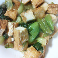 yuyu☆★'s cooksnap of when they made チンゲンサイとの厚揚げ炒め物.