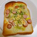 ねこのかあさん's cooksnap of when they made ウインナーと葱の和トースト.