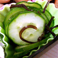 ж桃ж's cooksnap of when they made 弁当・箸やすめにきゅうりと昆布の和え物.