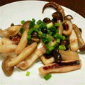 はははるてぃ's cooksnap of when they made イカときのこの生姜バター炒め.