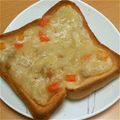 かぁま's cooksnap of when they made ◇ズボラ◇　シチュー残りトースト.