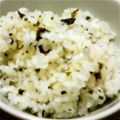 HIRO＆PIRO's cooksnap of when they made 懐かしい＊給食風わかめご飯.