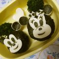 saki1010's cooksnap of when they made 簡単にミッキーミニー♬キャラ弁.
