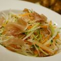 noamanma's cooksnap of when they made 簡単☆生ハムと千切り野菜のサラダ.