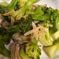 ギョウザ好き's cooksnap of when they made 牡蠣とブロッコリーのにんにく炒め.