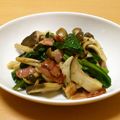 yjunjun's cooksnap of when they made ホウレン草とベーコン、きのこのソテー.