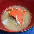 やよい・M's cooksnap of when they made 丸蟹（マルガニ）とネギの味噌汁.