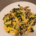 アクセル☆'s cooksnap of when they made 簡単♬ ニラ、しめじ、卵の中華炒め.