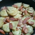 デヴリン's cooksnap of when they made 簡単！じゃが芋、チーズ、ウィンナーのみ.