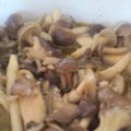 ★いちごラテ★'s cooksnap of when they made 簡単＊キノコのマリネ＊.