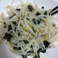 ７３５ママ's cooksnap of when they made オモニ♪もやしの塩麹ナムル韓国のり和え.