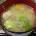 つぃん♪'s cooksnap of when they made カボチャ・玉ねぎと鶏ひき肉の味噌汁.