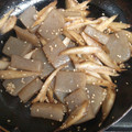 クックCP681N☆'s cooksnap of when they made ごま油で簡単！ごぼうとこんにゃくの炒め物.