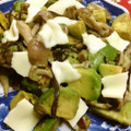 ひなたんぽぽ's cooksnap of when they made アボカドときのこの塩糀昆布炒め.