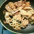 moka89's cooksnap of when they made ほんのり梅風味！レンコンの豚生姜焼き丼.