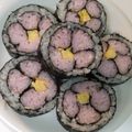 るーしぇママ's cooksnap of when they made 雛祭りに〜５歳娘も作れるお花の巻きずし.