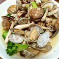 eabee's cooksnap of when they made 簡単!!アサリとブロッコリーのあっさり煮.