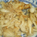 toshiebaba's cooksnap of when they made ✤しめじのマヨ炒め✤.