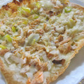 miyuki12's cooksnap of when they made 春巻きの皮de鮭フレークと玉ねぎのピザ.