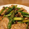 いしっころ2525's cooksnap of when they made アスパラと豚もも肉のピリ辛炒め.