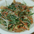 緋愛理hiori's cooksnap of when they made 水菜と油揚げの炒め物.