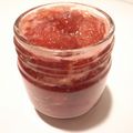 tomokoshiawase's cooksnap of when they made 甘さ控えめストロベリージャム.