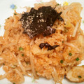 とまとま１０'s cooksnap of when they made 簡単☆ちくわと油揚げのキムチ炒飯.