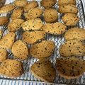どくらぶ's cooksnap of when they made やめられない。とまらない。ごまクッキー.