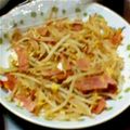 さとみんみん♪'s cooksnap of when they made 簡単★ベーコンもやしの玉子炒め.