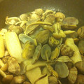 kei1202's cooksnap of when they made あさりとシメジの酒蒸し.