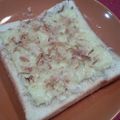 はしもとなっぽ's cooksnap of when they made 釜揚げしらすでマヨチーズトースト.